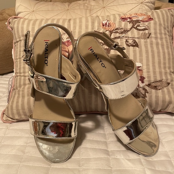 RIALTO Silver Sandals size 7.5 - Picture 2 of 6